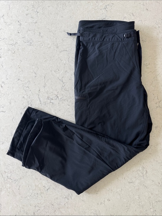 moutain hardware Pants - Mountain Hardware Black Women's Pants size 16 Alpine Light